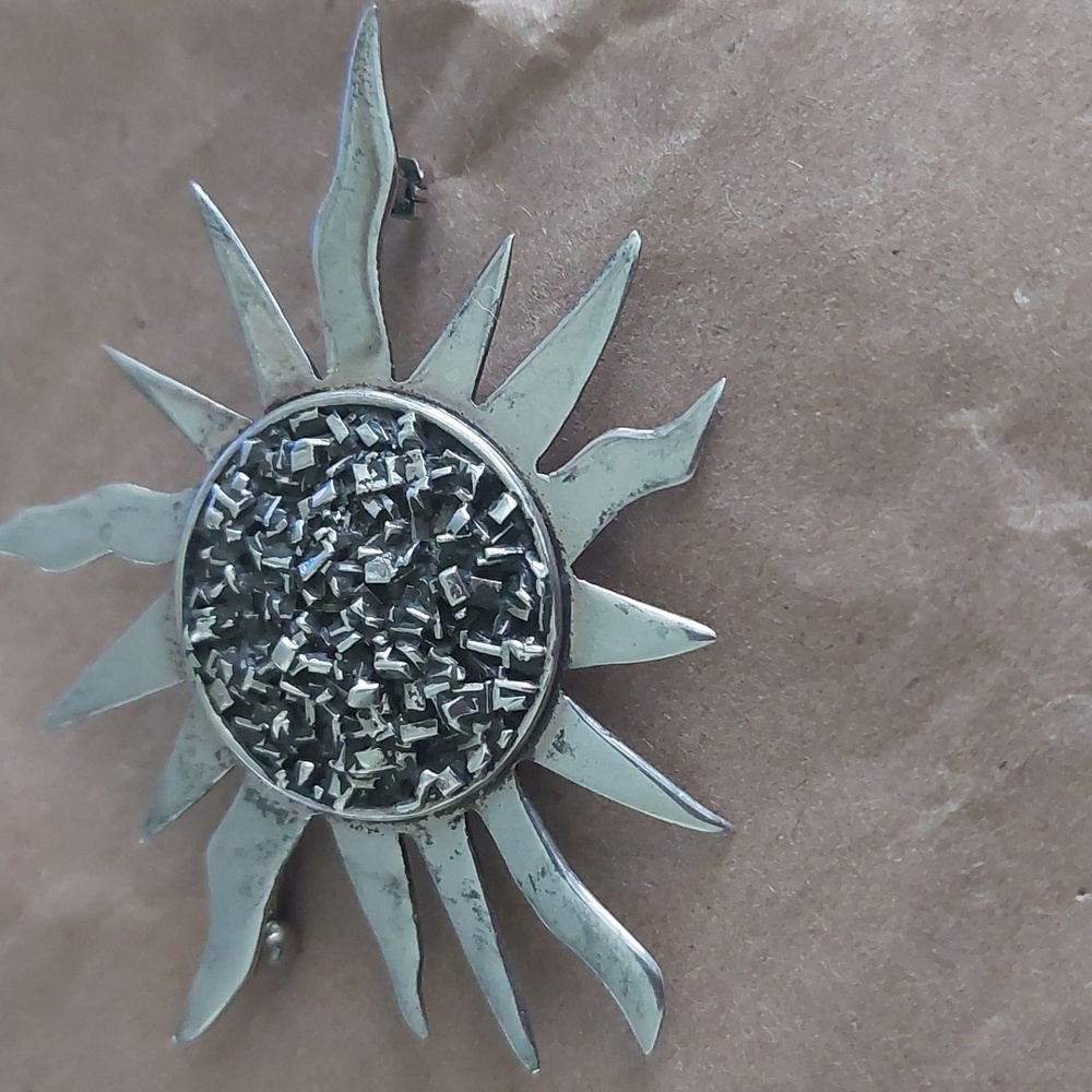 9.25 Silver Vintage Sun Design Brooch 1950's